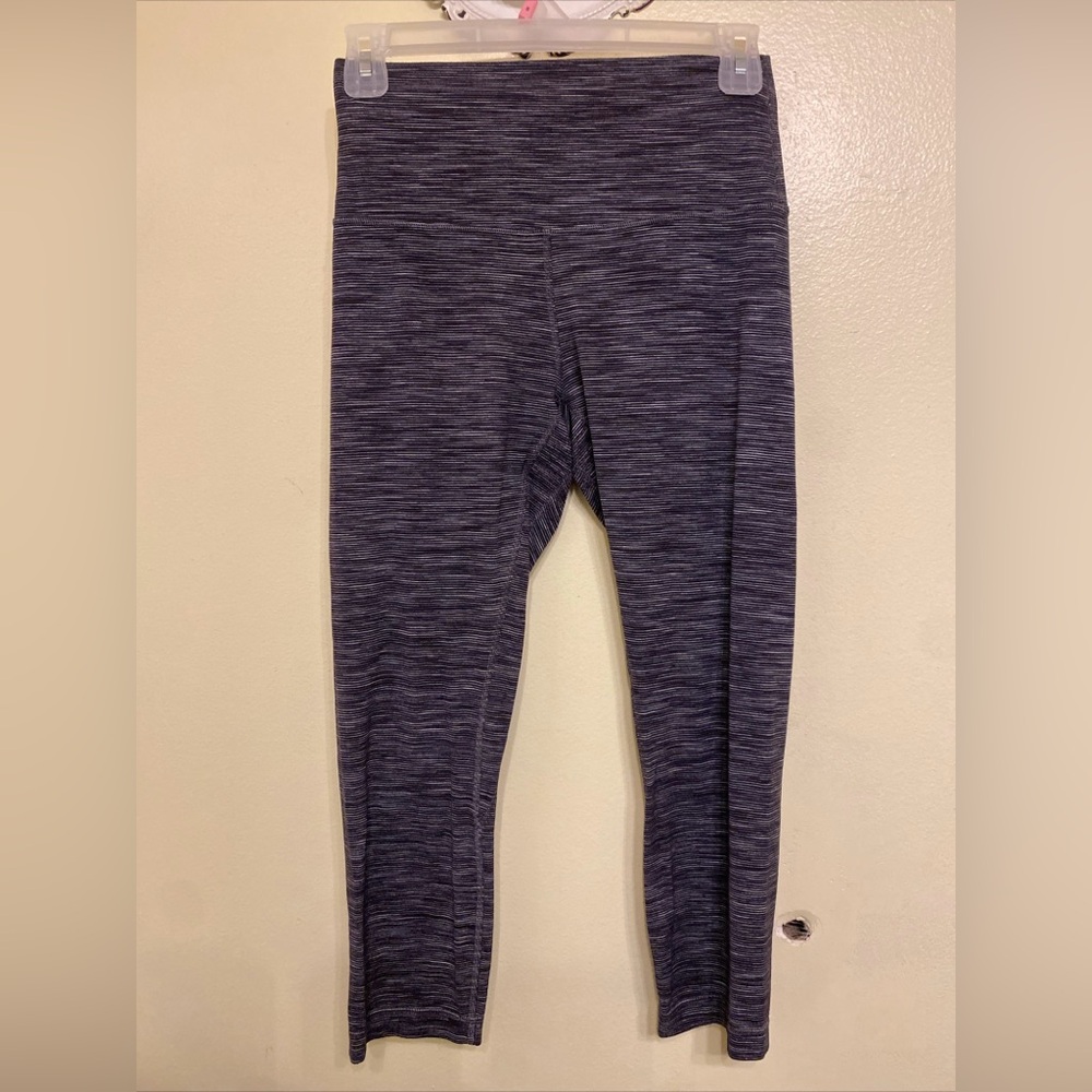 Lululemon align hr 21 cropped leggings. Womens 6
